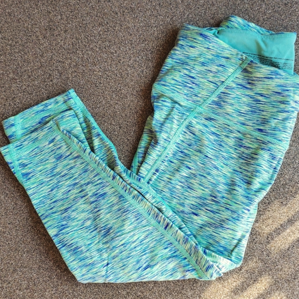 Victoria's Secret VSX sport yoga capris in S/P